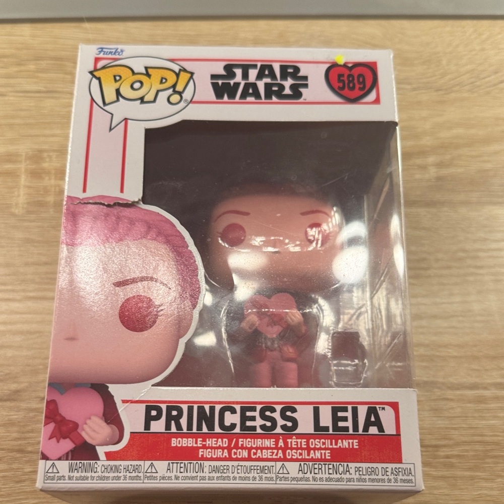 Funko Pop Star Wars Princess Leia with Pink Outfit